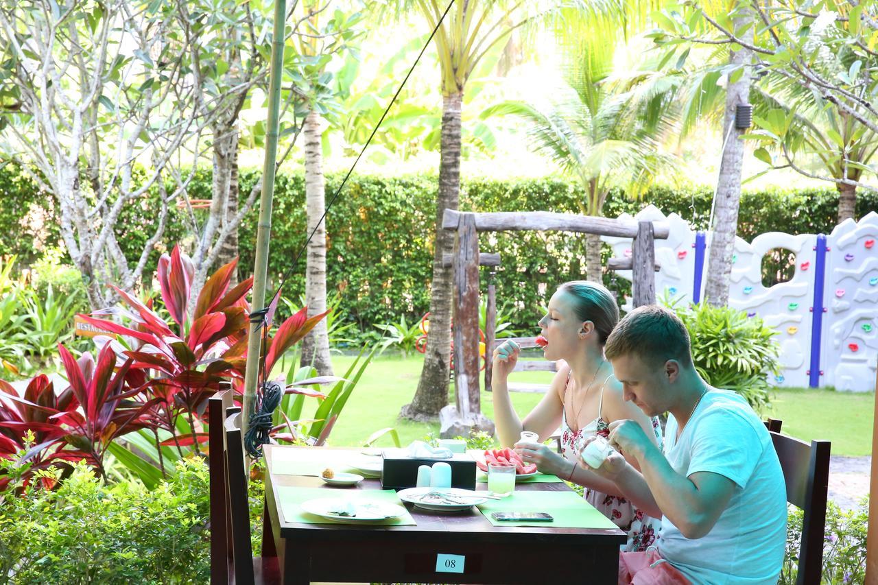 Tropicana Resort Phú Quốc Exterior foto